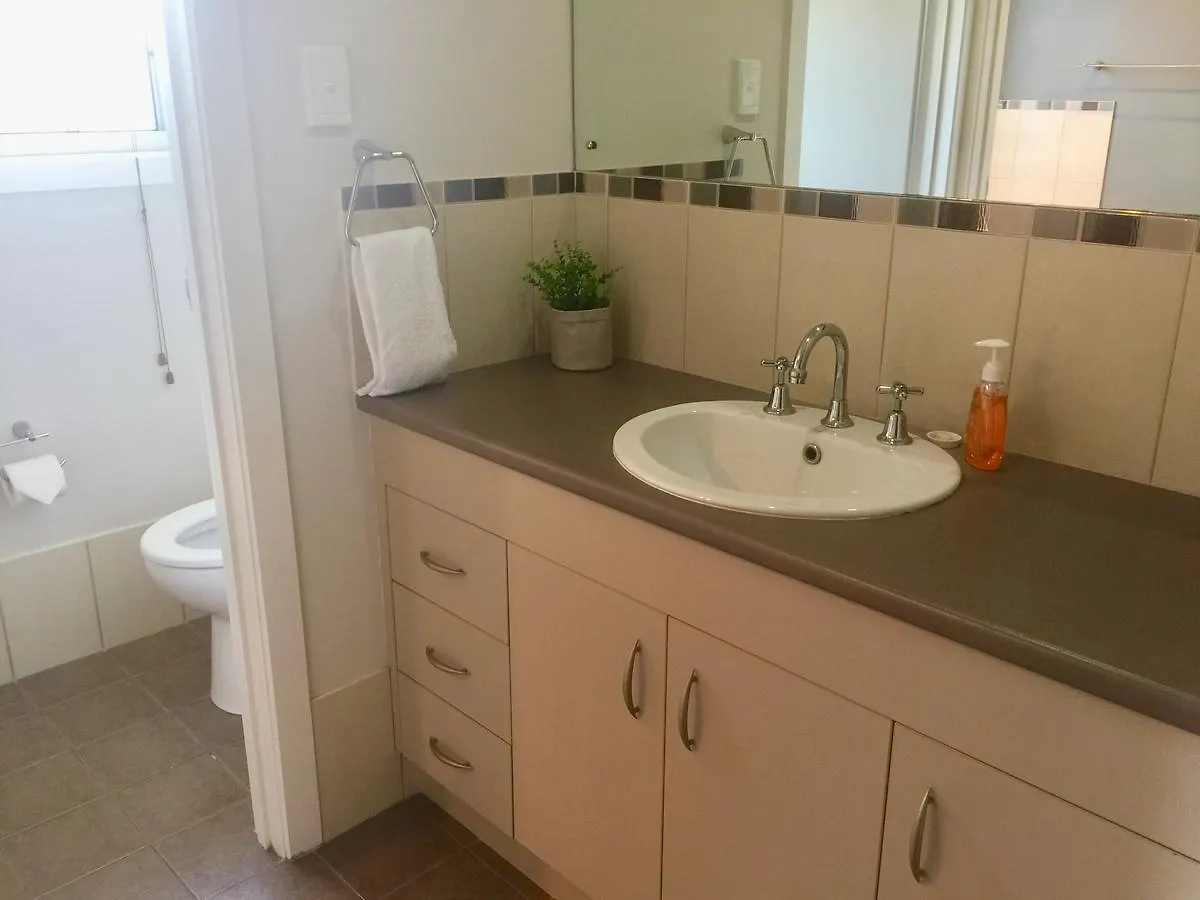 Kelly'S Bnb Urangan Alojamento de Acomodação e Pequeno-almoço