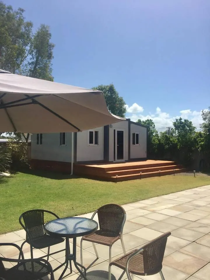 Kelly'S Bnb Urangan Bed & Breakfast